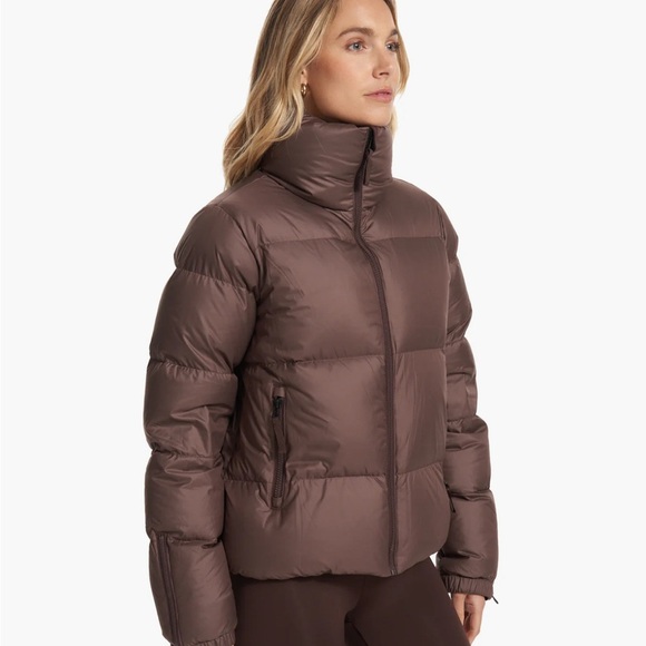 NWT Vuori Hillside Down Jacket
SOLD OUT IN STORES AND ONLINE
SIZE: S IN BROWN - Picture 3 of 5